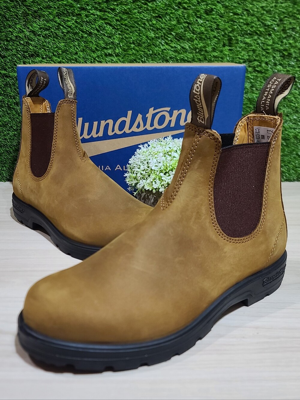 Blundstone 562 Classics Chelsea Boots - US Women's 10.5/AU 7.5, Saddle Brown NEW